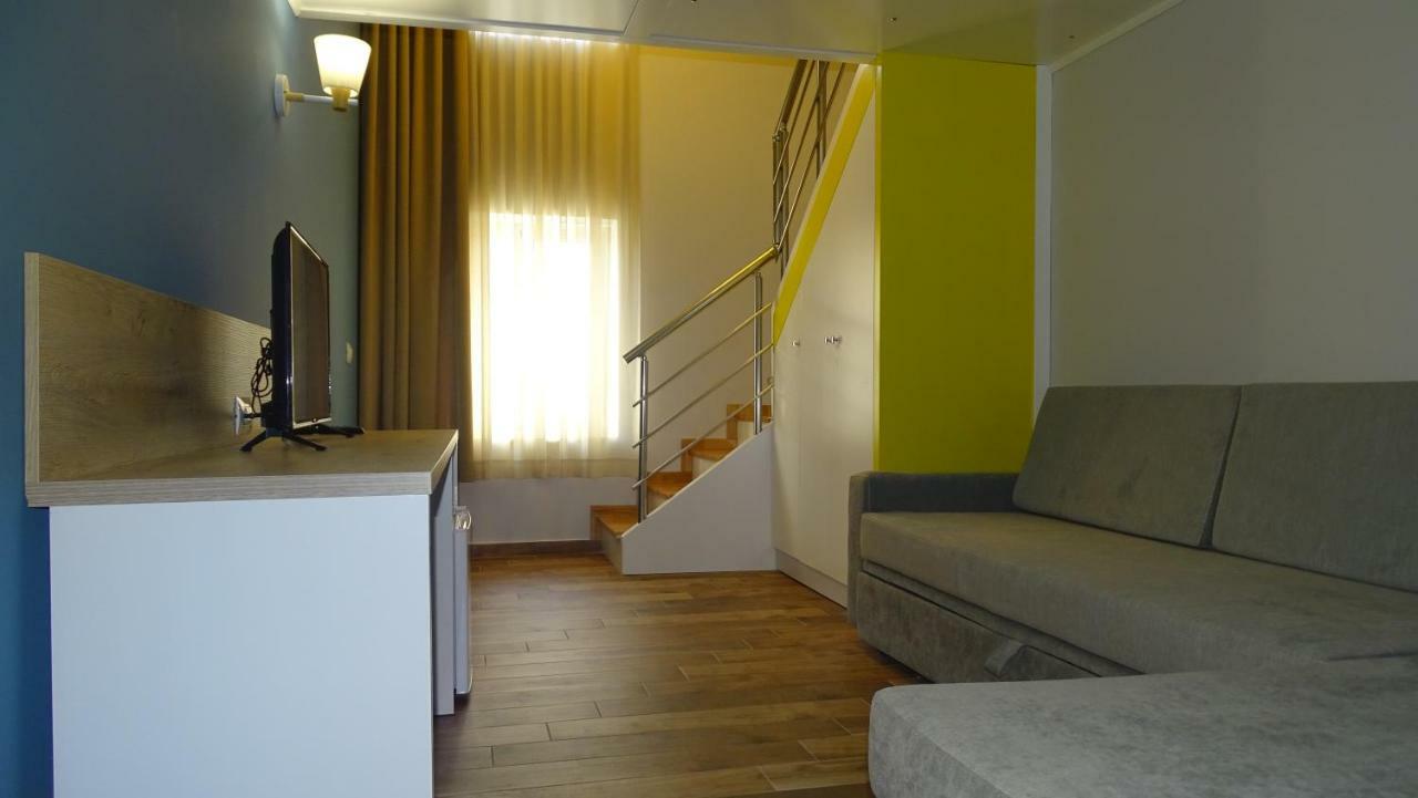 Bistrica Hotel Sarandë Buitenkant foto