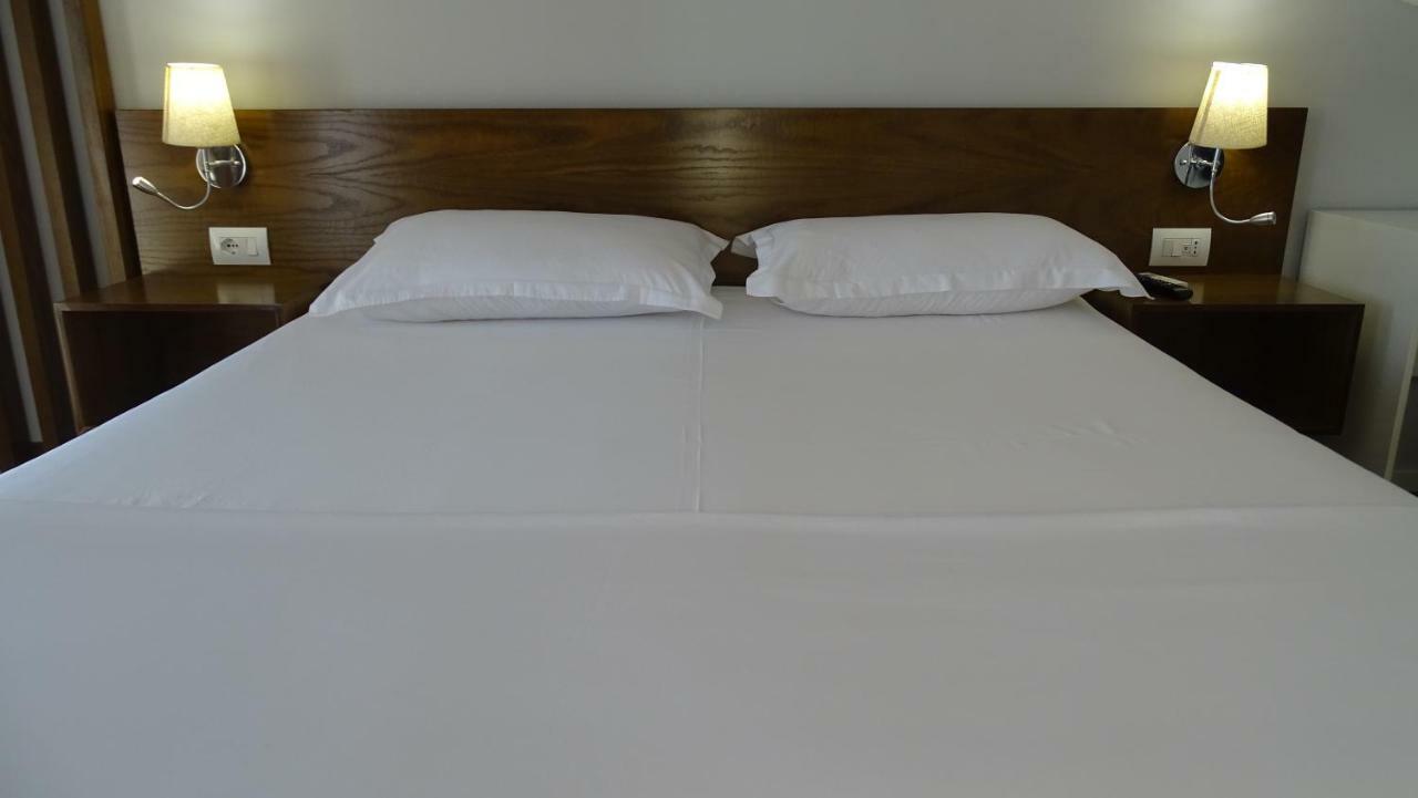 Bistrica Hotel Sarandë Buitenkant foto