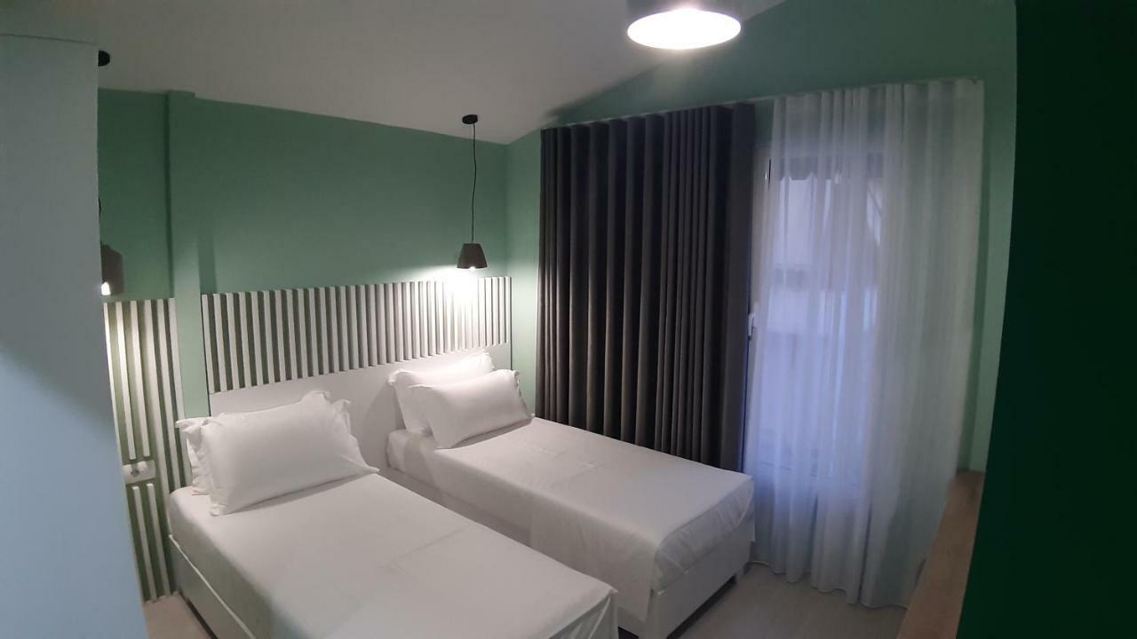 Bistrica Hotel Sarandë Buitenkant foto